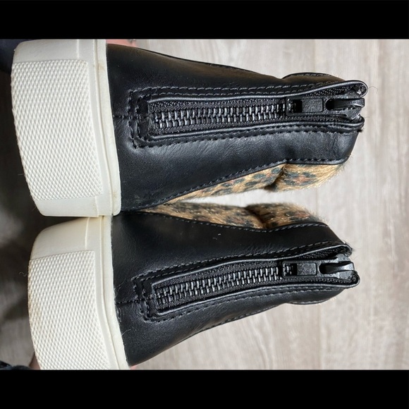 American Eagle Sneakers - Picture 4 of 4